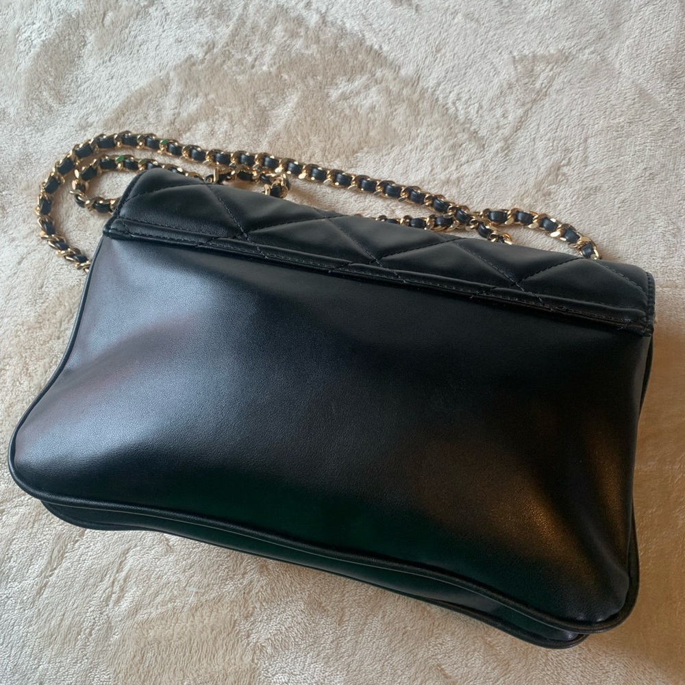 Aldo Black Quilted Crossbody Bag with Gold Chain - Picture 7 of 11